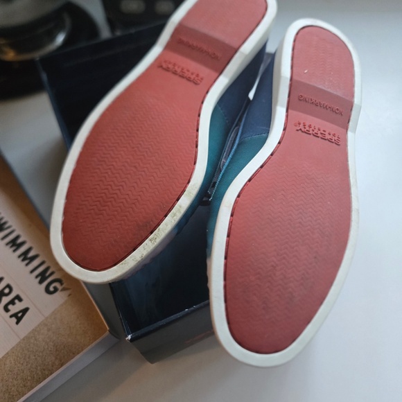 preppy 2025---> jaws 50 years. very cool - Picture 4 of 7